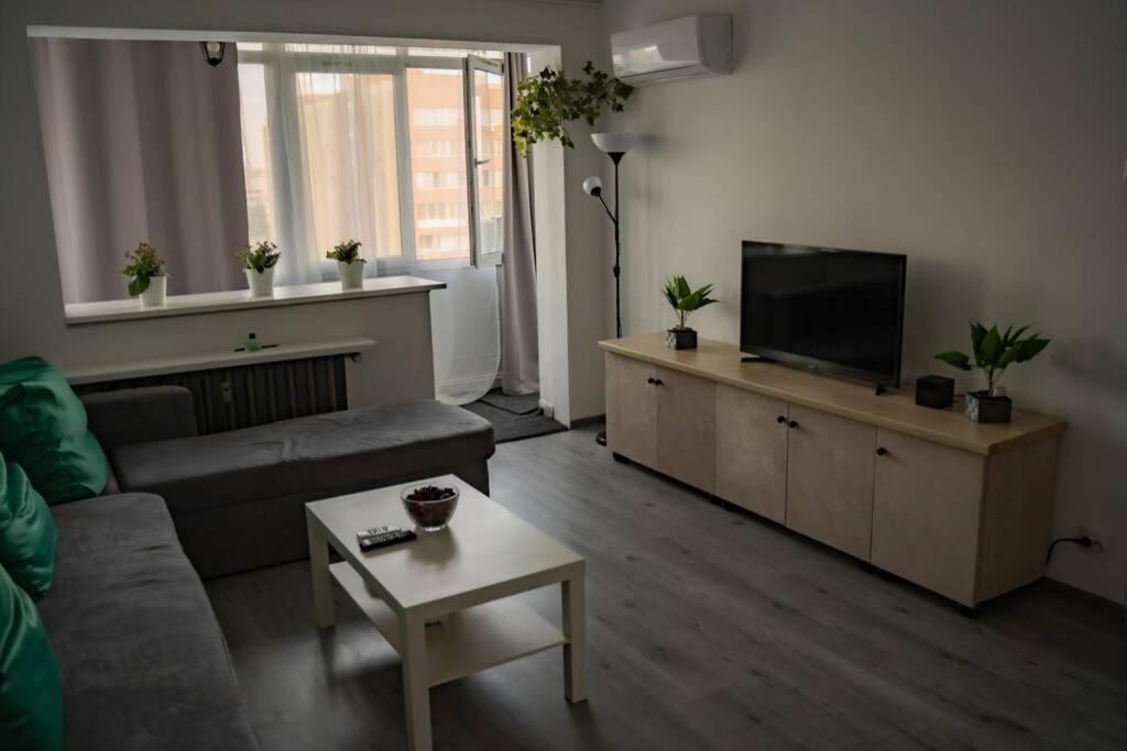 Modern 1 Bedroom Apartment In Bucharest Center! Luaran gambar