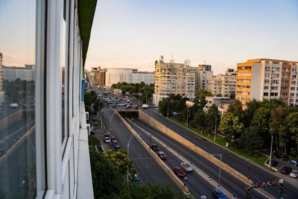 Modern 1 Bedroom Apartment In Bucharest Center! Luaran gambar